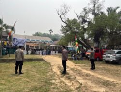 **Polsek Dusun Tengah Kawal Kunjungan Kerja Pemprov Kalteng di Paku, 300 Paket Sembako Disalurkan**