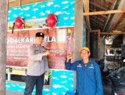 Personel Polsek Basarang Himbau Maklumat Polda Kalteng Dengan Warga Di Wilayah Hukumnya