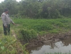 Pengecekan Sumber Air Dalam Penanggulangan Karhutla Oleh Personel Polsek Basarang