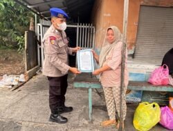Satpolairud Polres Kapuas Sosialisasikan Larangan Karhutla kepada Warga Bantaran DAS Kapuas