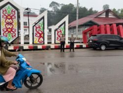 Plh Kapolres Murung Raya Pimpin Strong Point Pagi, Polri Bersama Masyarakat Wujudkan Lalu Lintas yang Aman dan Tertib