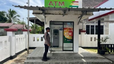 Wujudkan Kamtibmas Kondusif, Personel Polsek Tewah Pantau Aktivitas Ekonomi di Pasar dan Perbankan