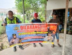 DALAM UPAYA PENCEGAHAN KEBAKARAN HUTAN DAN LAHAN, PERSONEL POLSEK PULAU PETAK SOSIALISASIKAN SANKSI PIDANA PELAKU KARHUTLA KE MASYARAKAT KECAMATAN PULAU PETAK