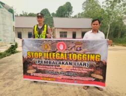 SOSIALISASI PENEBANGAN HUTAN SECARA LIAR (ILEGAL LOGING) OLEH PERSONIL POLSEK PULAU PETAK