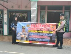 DALAM UPAYA PENCEGAHAN KEBAKARAN HUTAN DAN LAHAN, PERSONEL POLSEK PULAU PETAK SOSIALISASIKAN SANKSI PIDANA PELAKU KARHUTLA KE MASYARAKAT KECAMATAN PULAU PETAK