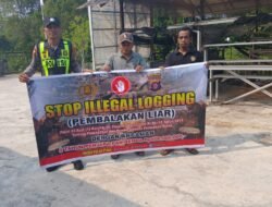 SOSIALISASI PENEBANGAN HUTAN SECARA LIAR (ILEGAL LOGING) OLEH PERSONIL POLSEK PULAU PETAK