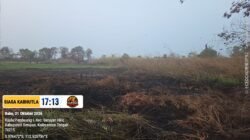 DUA MOBIL TANGKI DITERJUNKAN, KEBAKARAN LAHAN DI JALAN CILIK RIWUT BERHASIL DIPADAMKAN
