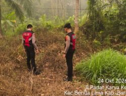 **SATSAMAPTA POLRES BARTIM PANTAU LAHAN RAWAN DI JALAN PADAT KARYA, WARGA DIIMBAU TIDAK MEMBAKAR LAHAN**