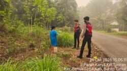 **CEGAH KARHUTLA DARI LINGKUNGAN RUMAH, SATSAMAPTA POLRES BARTIM IMBAU WARGA JANGAN BAKAR SAMPAH SEMBARANGAN**