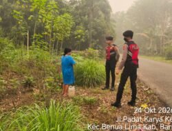 **CEGAH KARHUTLA DARI LINGKUNGAN RUMAH, SATSAMAPTA POLRES BARTIM IMBAU WARGA JANGAN BAKAR SAMPAH SEMBARANGAN**