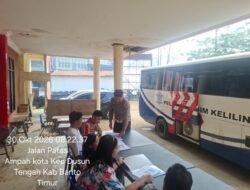 *DEKATKAN PELAYANAN KEPADA MASYARAKAT, SATLANTAS POLRES BARTIM HADIRKAN SIM KELILING DI KECAMATAN DUSUN TENGAH*